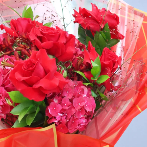Blush Hydrangea Strawberry Cake Gift